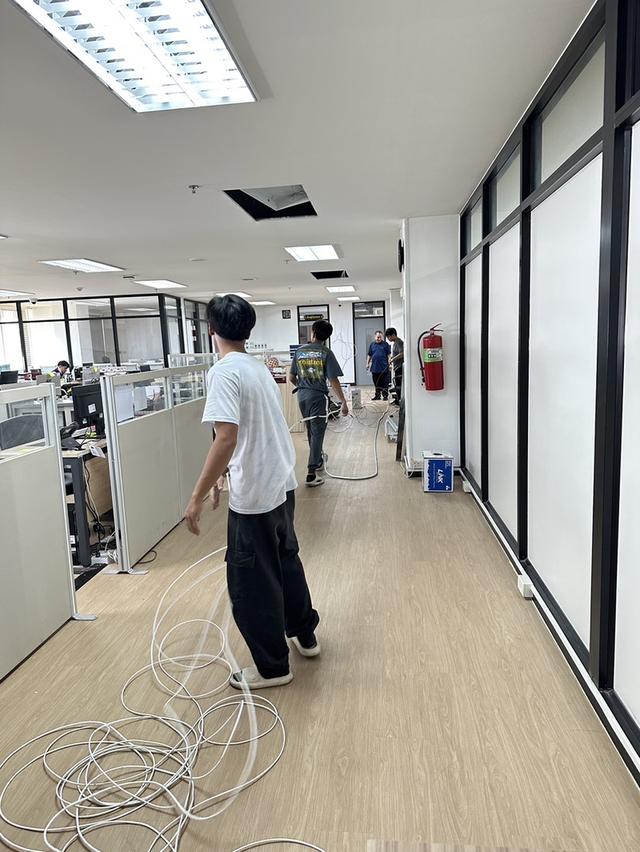 ช่างเดินสายแลนสายอินเตอร์เน็ตสายโทรศัพท์บางกะปิ รูปที่ 11