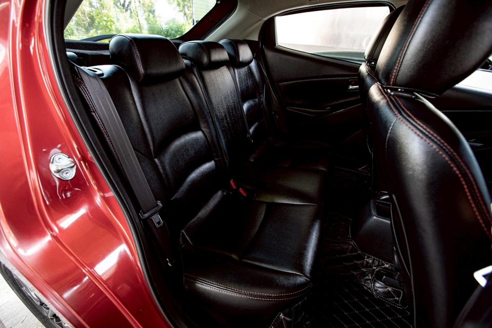 Mazda2 1.3 HighConnect Sport MNC ปี 2018 สีแดง 10