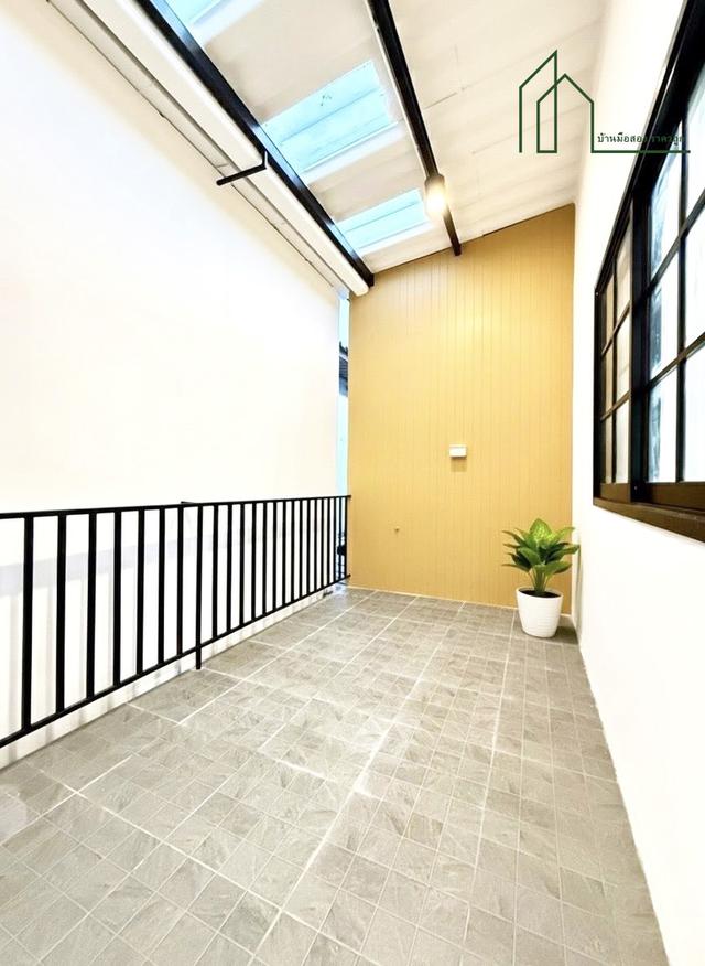 ทาวน์เฮ้าส์ 2 ชั้น แต่งใหม่พร้อมอยู่ ซอยจรัญ 37 ใกล้ห้างแม็คโครจรัญ บางกอกน้อย 10