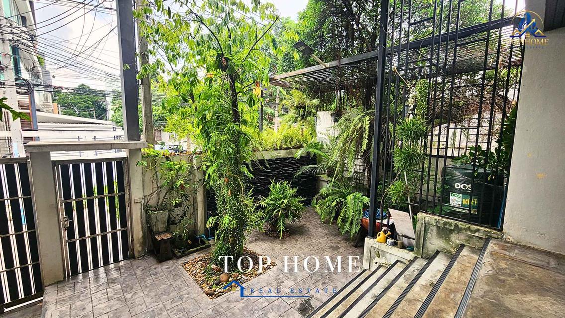 ขายด่วน ทาวน์โฮม 3 ชั้นขนาดใหญ่ ลาดพร้าว 101 ซอย 5 4