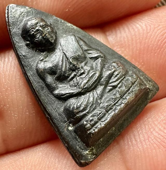 พระหลวงพ่อทวด พิมพ์กลีบบัว “รุ่น ๑” วัดช้างให้​ ปัตตานี​ รูปที่ 2