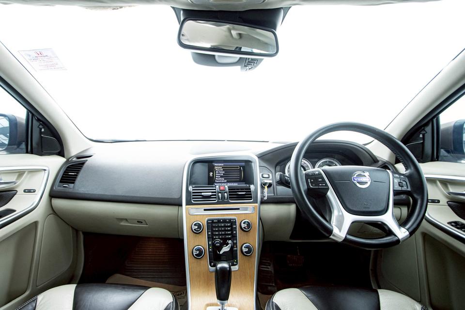 VOLVO XC60 2.0 D3 2012  4