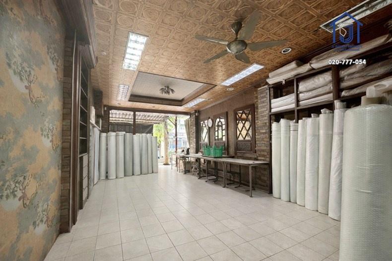 ขายอาคารพาณิชย์ 3 ชั้น 18 ตารางวา ติดถนนสวนสยาม ใกล้รถไฟฟ้าสายสีเหลือง 3