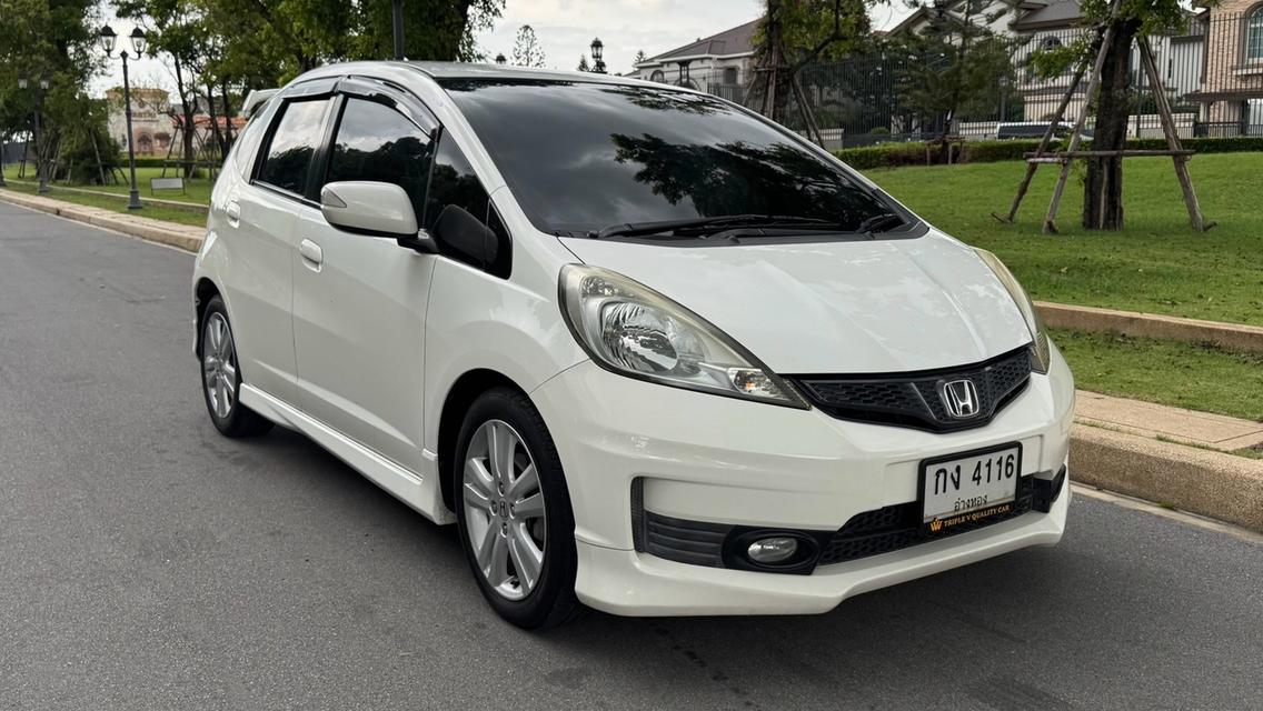 (แจ้งรหัสรถ TPV4116) 🎊 Honda Jazz GE SV ปี 2013 🎊