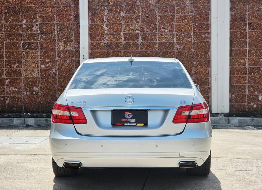 BENZ E220 cdi (W212) ปี2012 นำเข้า cbu เข้าใหม่เครื่องดีเซลหายาก ทนทาน สภาพสวยจัด รถมือเดียวป้ายแดง ออกห้างเกือบ 4 ล้าน รูปที่ 6