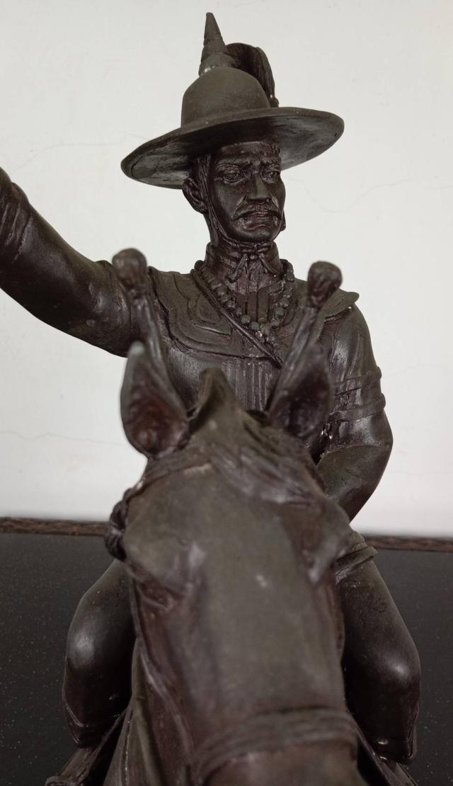 625.พระบรมรูปหล่อสมเด็จพระเจ้าตากสินมหาราช ทรงม้าศึก 3