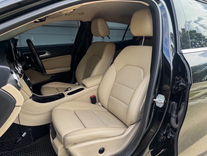 รหัสรถ AVA7995 ✨Mercedes Benz GLA200 Urban ปี 2018 W156 Facelift 11