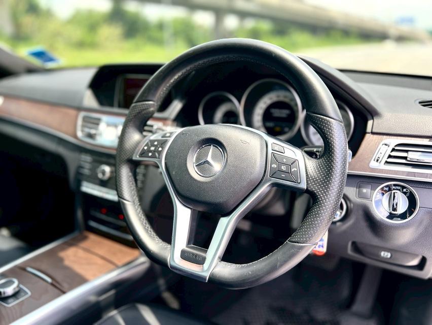 Benz E200 ปี2015 จด2017 รถบ้าน มือเดียว ไม่เคยชน ไม่เคยทำสี  ตะเข็บเดิมทั้งคัน 12