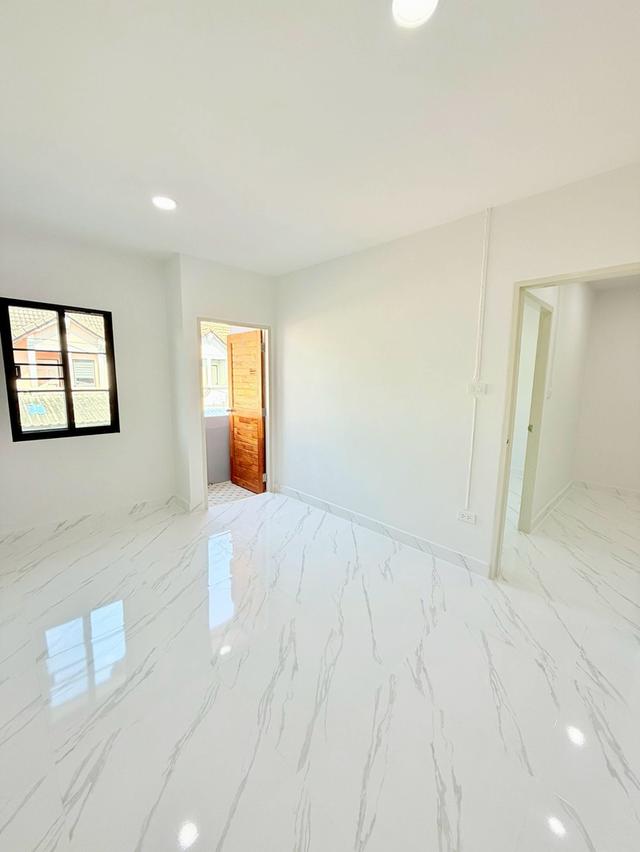 ขายทาวน์เฮ้าส์ หมู่บ้านแพรมาพร คลอง 11 (โทรสอบถามราคา) 4