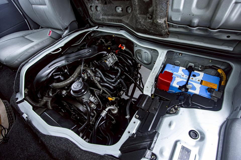 TOYOTA VENTURY 2.7 V 2010