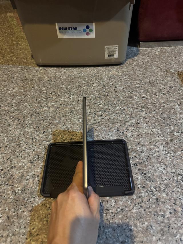 ขายๆๆๆถูกๆๆiPadMini2สีSpace Gray 16กิ๊กจอRetinaแล้วWifi Celluer ใส่ซิมได้ใช้งานดีทุกๆฟังชั่นสูนTrueทุกๆฟังชั่นรีสโตได้ตลอดไม่มีติดไอคราว Model TH/A ( 5