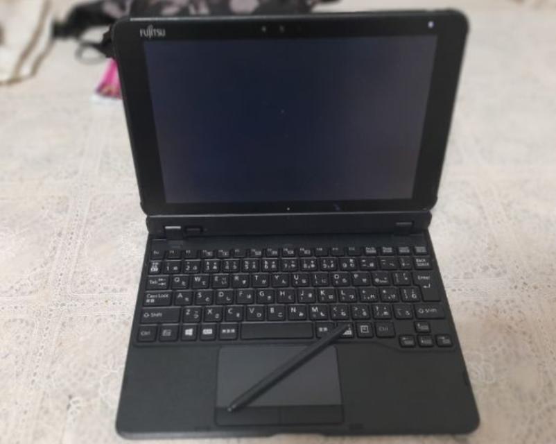 Tablet Windows Fujitsu Arrows Tab Q5010 1