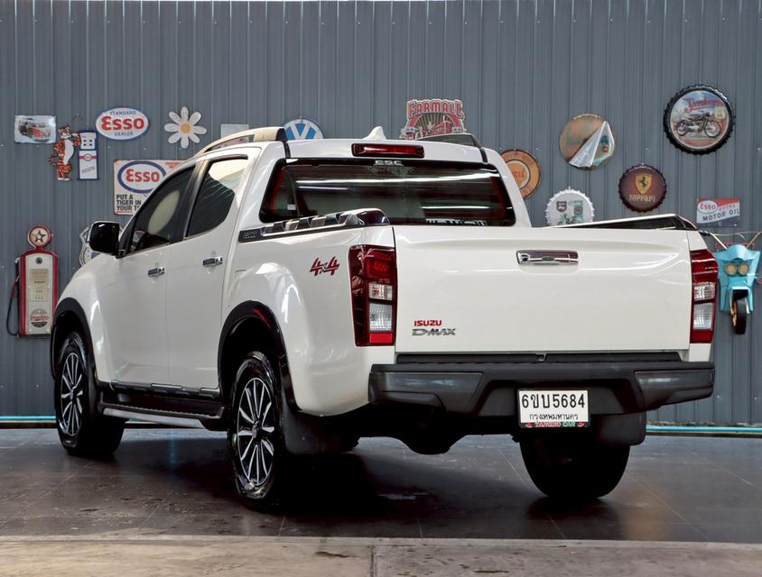 ISUZU D-MAX 3.0 Vcross MAX Z-Prestige Cab4 4WD ปี 2019