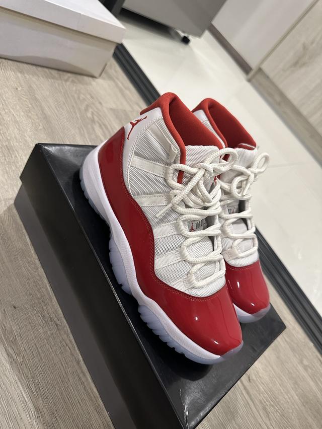 Jordan 11 university red 6