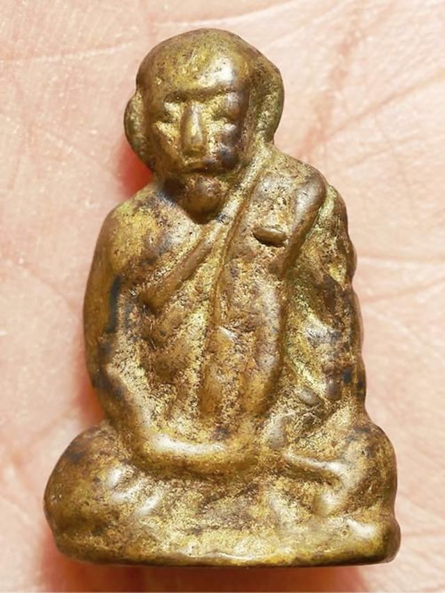 พระรูปหล่อรุ่นแรก หลวงพ่อยอด วัดหนองปลาหมอ จ.สระบุรี ปี 2487...เก่าๆ 7