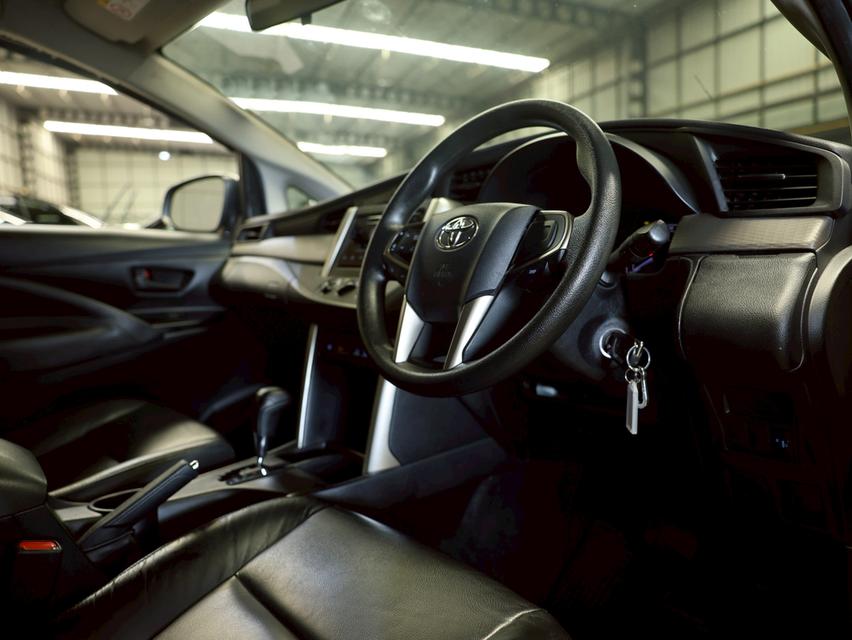 2021 Toyota INNOVA 2.0  Entry Wagon AT รูปที่ 15