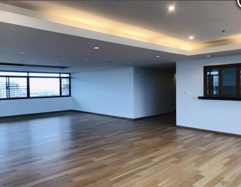 ขาย เพ้นท์เฮ้าส์สุดหรู ในคอนโดมิเนียม Lakeshore West นิชดาธานี อยู่ที่ชั้น 16,17,18 ขนาดอลังการ 1025.08 ตร.ม.  2