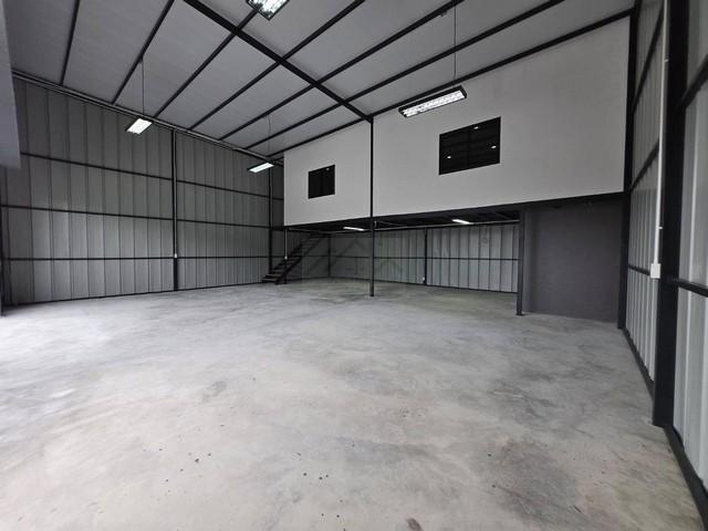 ให้เช่าโกดังพร้อมออฟฟิศ 2 ชั้น 192 ตรม. ซ.ศรีนครินทร์24 เหมาะทำ cafe , studio , สำนักงาน ใกล้รถไฟฟ้า 6