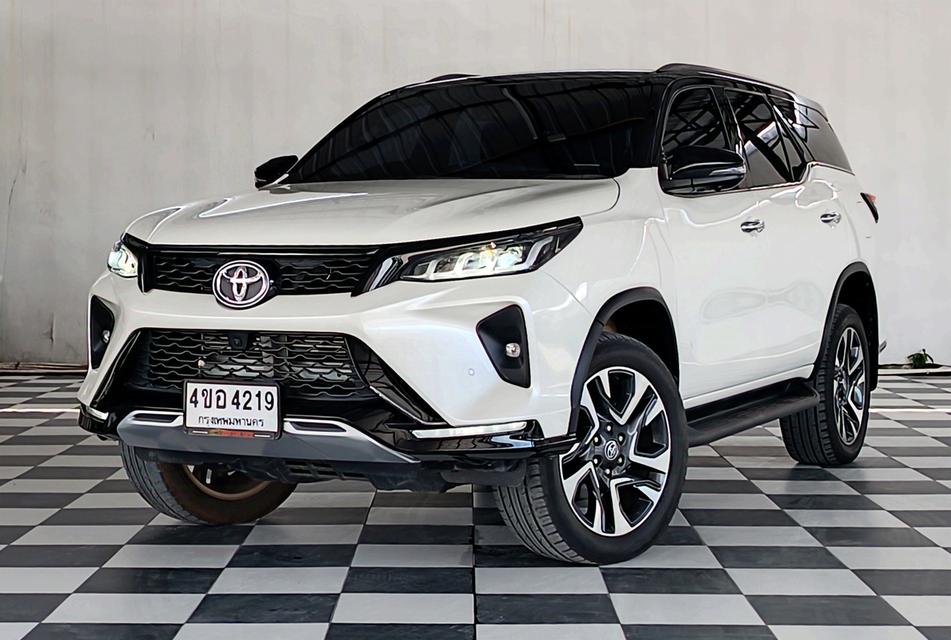 TOYOTA LEGENDER 2.4 V 2WD AT ปี 2021 📌รับประกันเครื่องเกียร์ 2 ปี หรือ 20,000 km📌