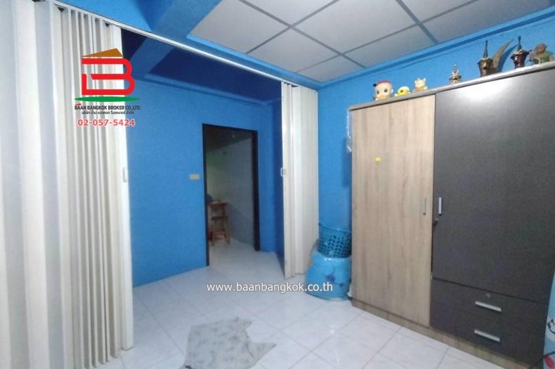 ทาวน์เฮาส์ หมู่บ้าน แอร์วิลล่า ลำลูกกา คลอง 2 เนื้อที่ 16 ตรว. ตำบลคูคต อำเภอลำลูกกา จังหวัดปทุมธานี