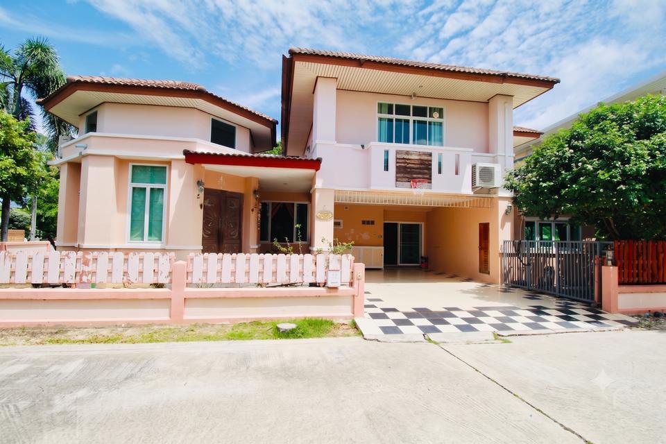 ขายบ้านเดี่ยว 2 ชั้น หลังมุม 112 ตร.วา 5 ห้องนอน ใกล้ รพ.กรุงเทพระยอง หมู่บ้านบ้านสวนสุขสิริ เนินพระ ระยอง 1
