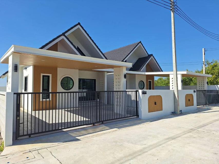 ลงทุนก็คุ้ม อยู่เองก็สบาย…..2 ห้องนอน | 2 ห้องน้ำ | 2 ที่จอดรถ 1