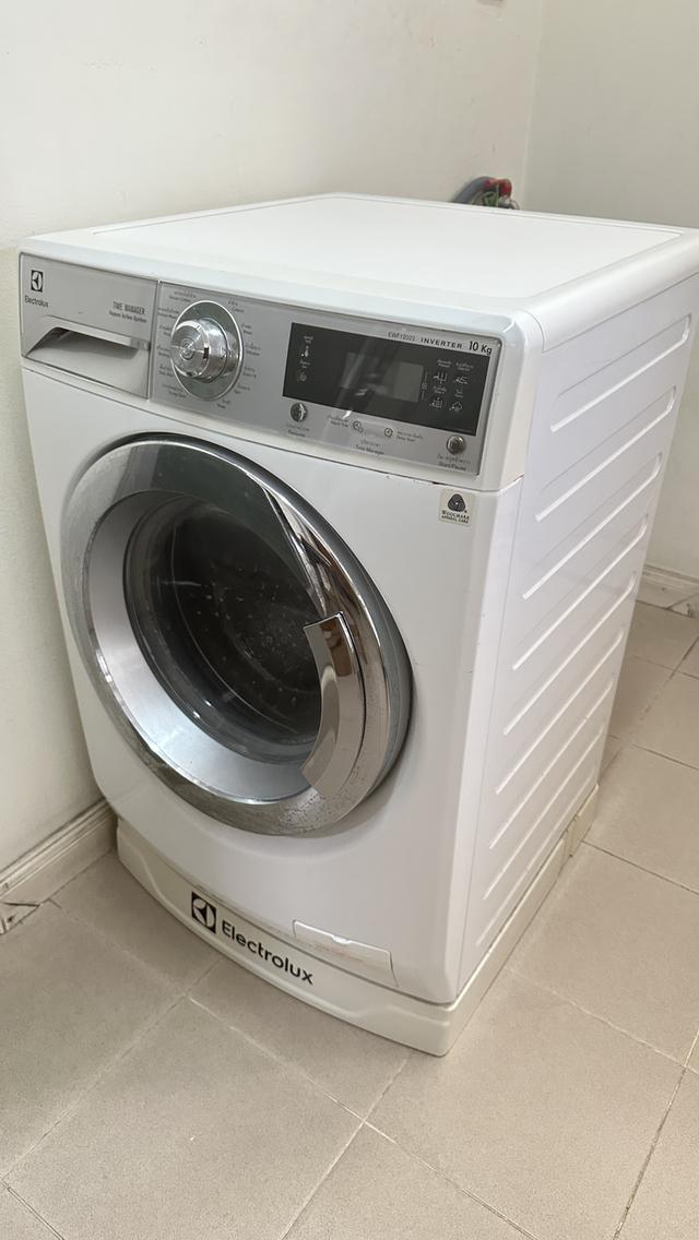 "เครื่องซักผ้าฝาหน้า Electrolux EWF12022 Inverter 10 kg