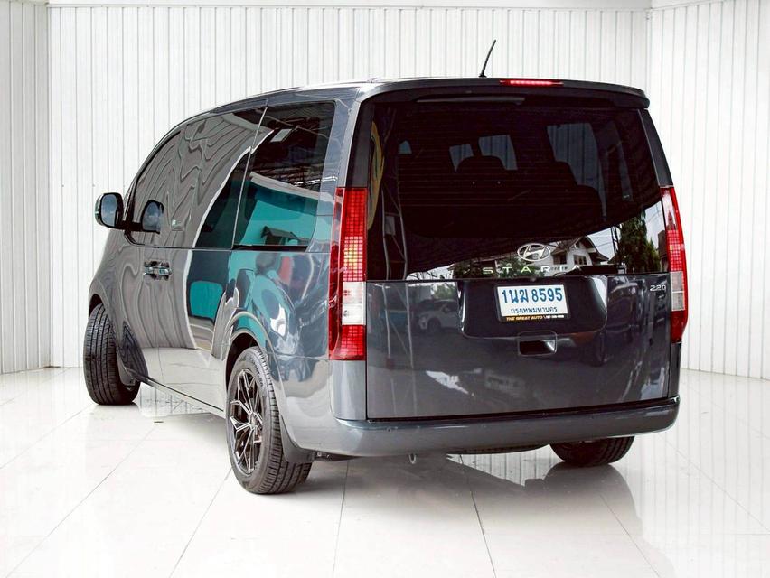 Hyundai Staria 2.2S ปี22 6