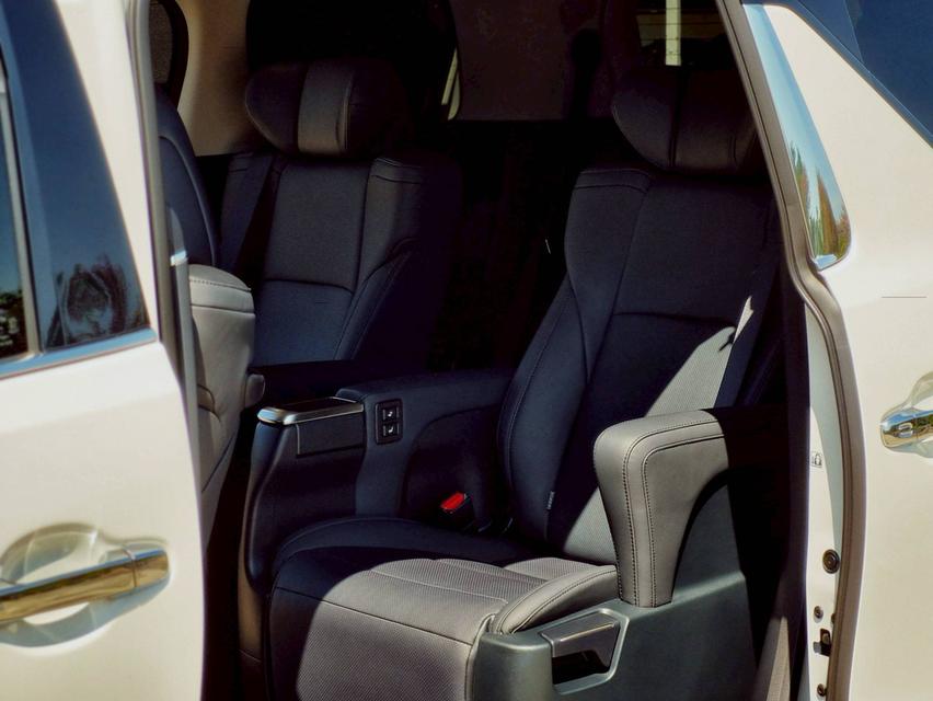 Toyota Alphard 2.5 SC Package ปี 2023 ไมล์ 29,xxx km. 9