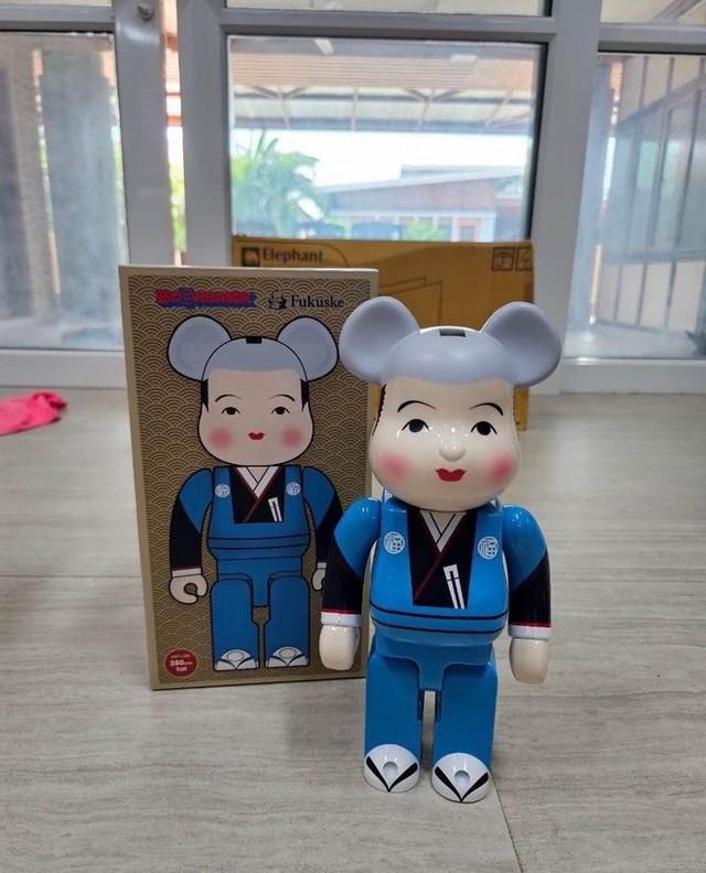 โล๊ะ Bearbrick 3