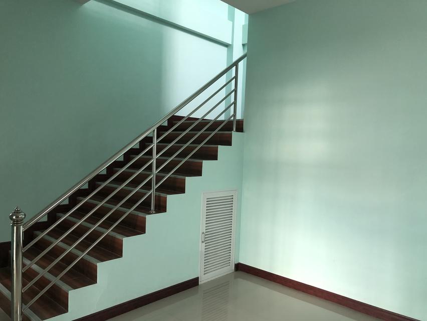 โกดังให้เช่าพร้อมที่พัก 1 ไร่ 5