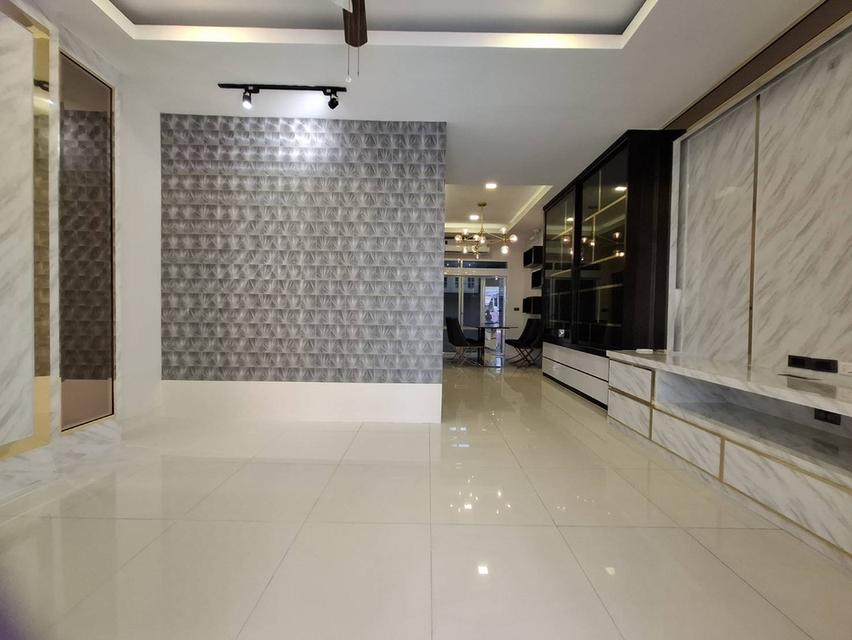 บ้านทาวน์โฮม กลางกรุง 2