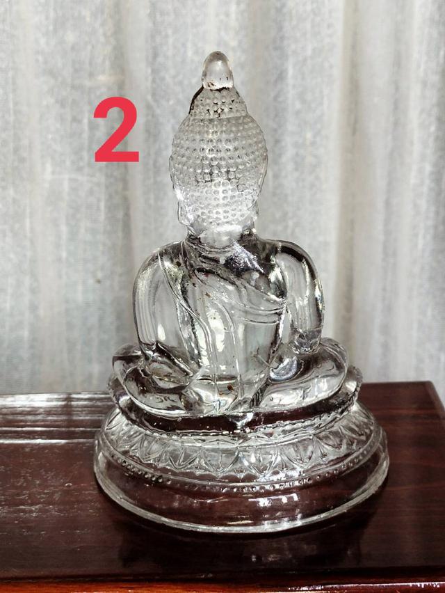 2.พระแก้วยุคเก่า สีขาวใส
องค์ที่2 หน้าตัก3นิ้วครึ่ง สภาพสมบูรณ์
บูชา2700บาท