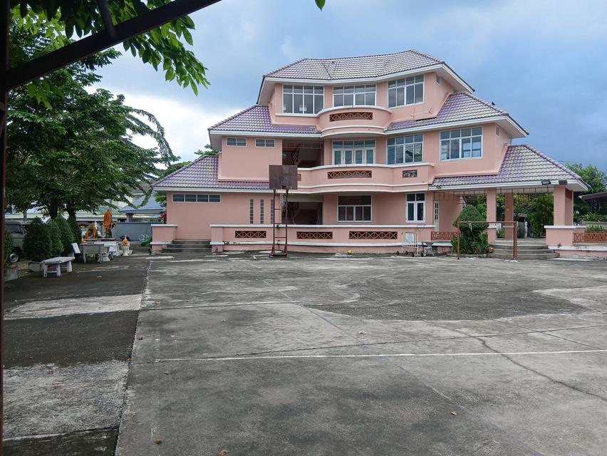 ขายทาวน์โฮม 3 ชั้น หมู่บ้าน เศรณี ดอนเมือง-สรงประภา เนื้อที่ 27.6 ตรว ซ.วัดเวฬุวนาราม 18  แขวงทุ่งสีกัน เขตดอนเมือง กรุงเทพมหานคร 18
