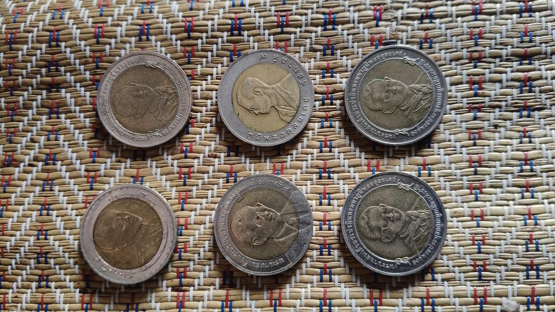 เหรียญ10บาทที่ระลึก และเหรียญปีเก่าเก็บสะสม  2