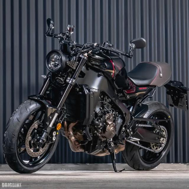 Yamaha XSR 900 สีดำ 3