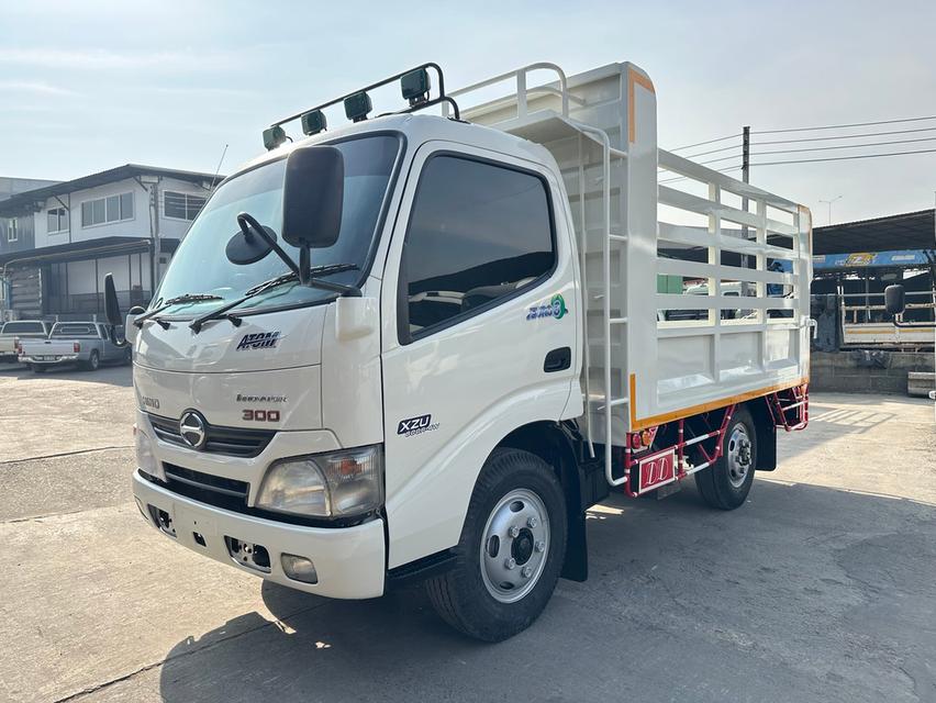 4 ล้อ HINO XZU 136 แรง ปี 58 