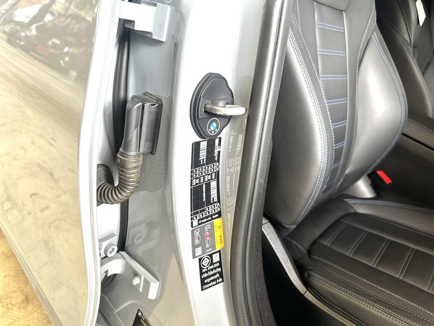 BMW 330e Plug-in Hybrid M SPort (LCI) ปี2023 จดปี 24 ไมล์น้อย 9