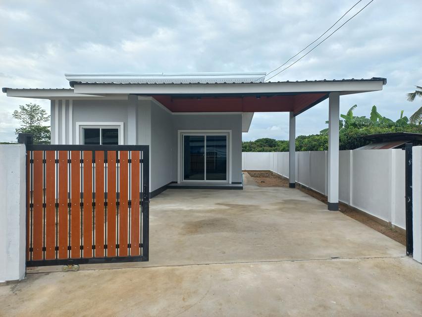 บ้านเดี่ยว 60 ตารางวา 1.59 ล้าน อ.สันทราย จ.เชียงใหม่ โทร 088 084 5959 4