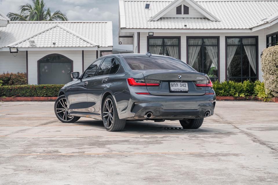 (แจ้งรหัสรถ CBL342) BMW 330e G20 2.0 M Sport AT 2021 รูปย่อยที่ 4