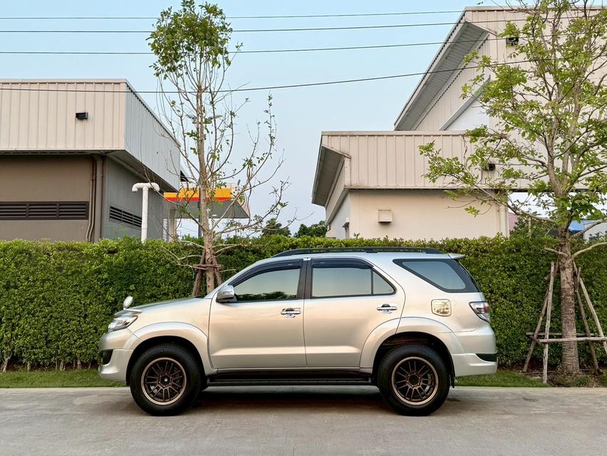 Toyota Fortuner 2.7V auto ปี 2013 โฉมหน้าแชมป์ สีบรอนซ์ทอง เจ้าของดูแลอย่างดี มือเดียว รูปที่ 6