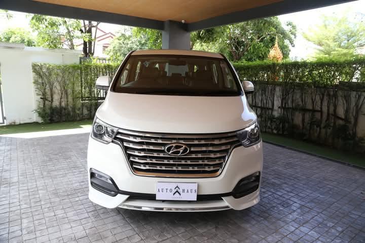 2020 Hyundai H-1 สีขาว 2