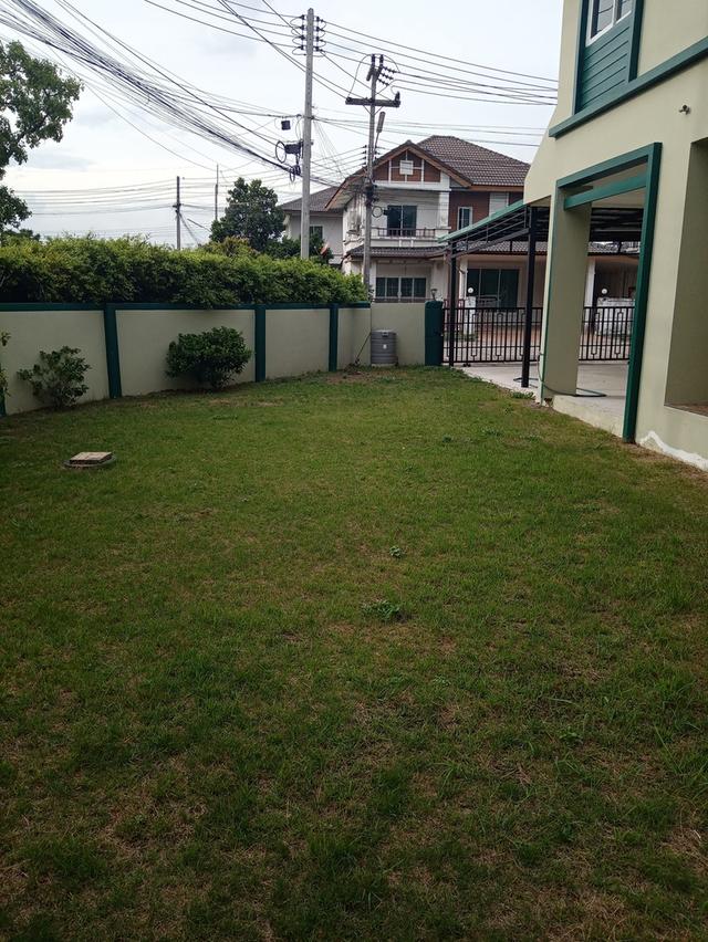 ขายบ้นเดี่ยว 2 ชั้น หมู่บ้านวิสต้าวิลล์ 3 ถนน ลำลูกกาคลอง 8 เลยวัดดอนใหญ่ขึ้นไป  11