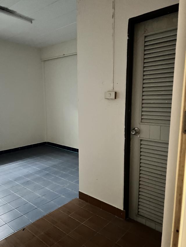 บ้านทาวเฮ้าส์ หมู่บ้านรัตนาธิเบศร์ หลัง Central Westgate ,โรงพยาบาลเกษมราษฎร์ 2