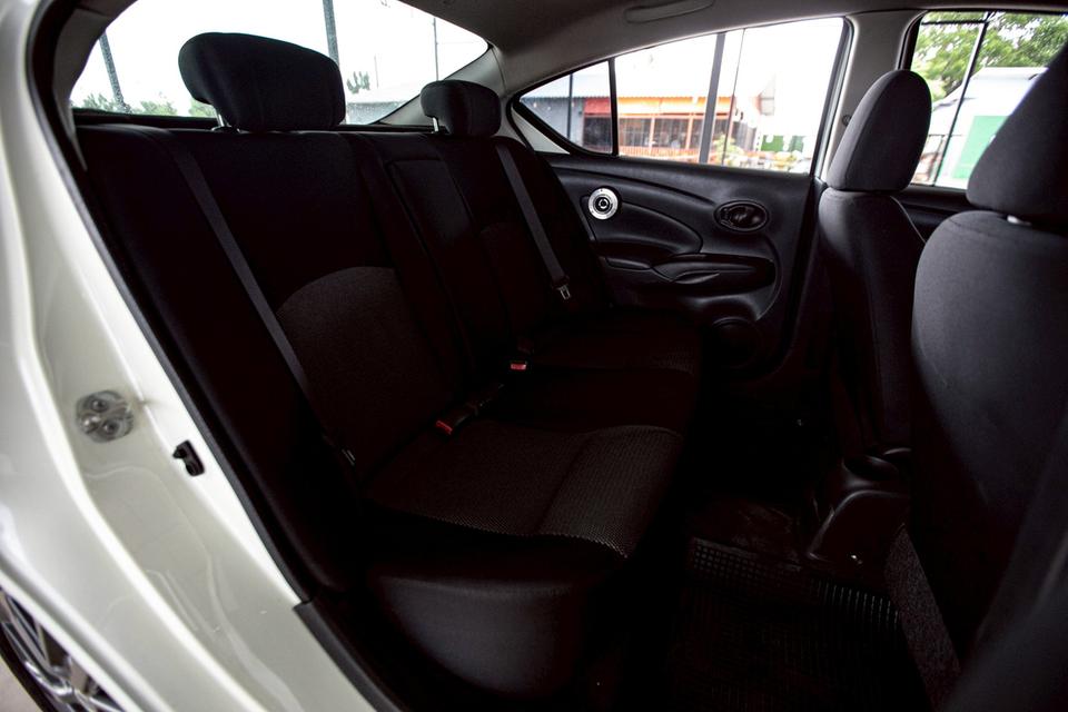 Nissan Almera 1.2E ปี 2016 สีขาว เกียร์ออโต้   13