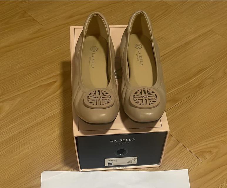 ส่งต่อรองเท้า LA BELLA size37  1