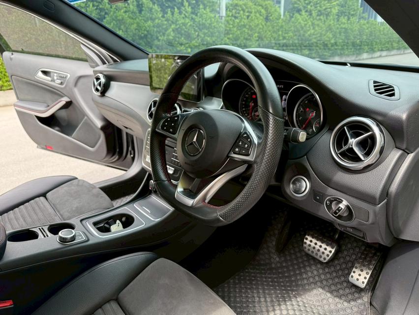 Benz GLA250 Amg 2019 Facelift ไมล์วิ่ง 108,000 km. เข้าศูนย์ทุกระยะ รถสวย จัดไฟแนนซ์ได้เต็ม 11