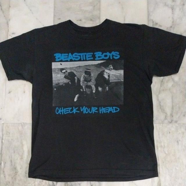 เสื้แยืดแขนสั้น แนววงดนตรีฮิปฮอปจากนิวยอร์ค Beastie Boys แท้ มือสอง สภาพดี ของพร้อมส่งครับ