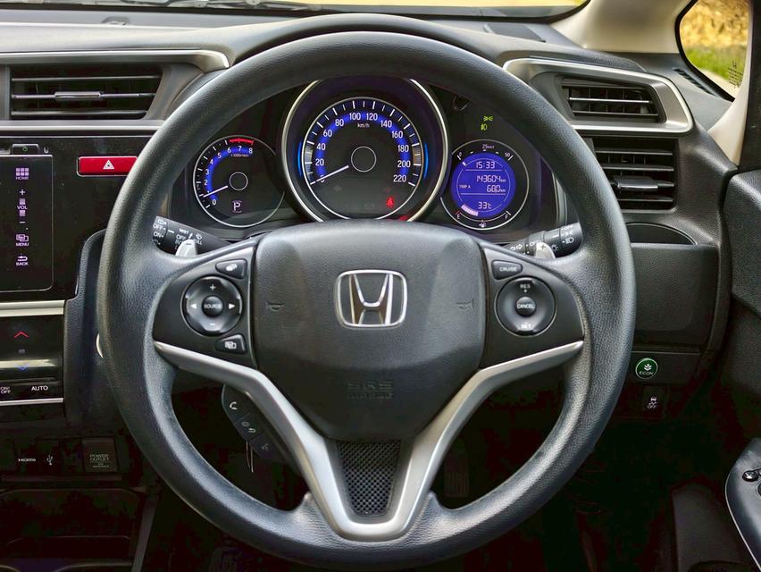 HONDA  JAZZ GK 1.5 SV Top Y2015. สีเหลือง ออโต้  18