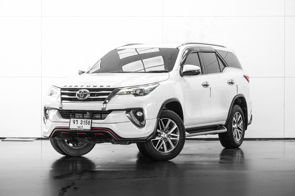 2019 TOYOTA FORTUNER 2.4 V 2WD SUV สีขาว เลขไมล์ 113171 กม.